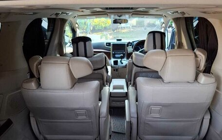 Toyota Vellfire I, 2009 год, 2 450 000 рублей, 10 фотография