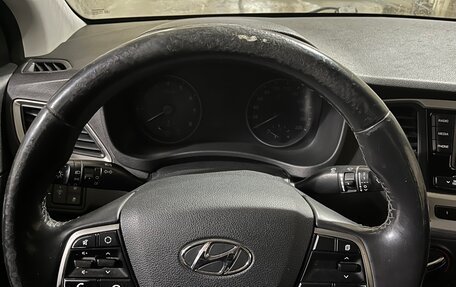 Hyundai Solaris II рестайлинг, 2017 год, 1 250 000 рублей, 3 фотография