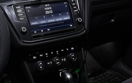 Volkswagen Tiguan II, 2017 год, 2 600 000 рублей, 16 фотография