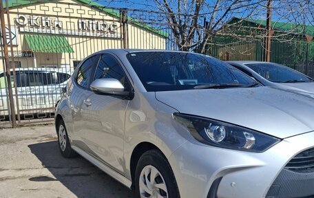 Toyota Yaris, 2021 год, 1 170 000 рублей, 2 фотография