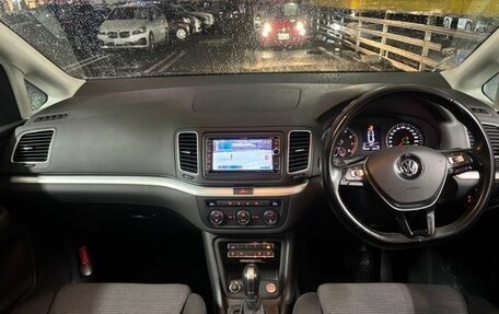 Volkswagen Sharan II, 2019 год, 1 660 000 рублей, 9 фотография