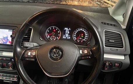 Volkswagen Sharan II, 2019 год, 1 660 000 рублей, 11 фотография