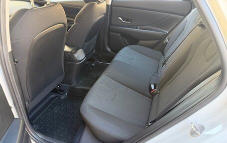 Hyundai Elantra, 2022 год, 2 030 000 рублей, 18 фотография