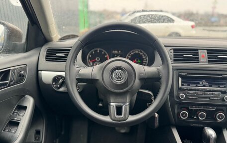 Volkswagen Jetta VI, 2011 год, 879 000 рублей, 10 фотография
