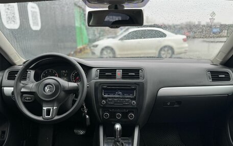 Volkswagen Jetta VI, 2011 год, 879 000 рублей, 12 фотография