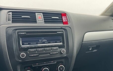 Volkswagen Jetta VI, 2011 год, 879 000 рублей, 15 фотография