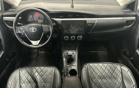 Toyota Corolla, 2014 год, 1 290 000 рублей, 14 фотография