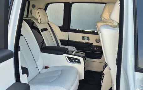 Rolls-Royce Cullinan, 2026 год, 74 000 000 рублей, 10 фотография