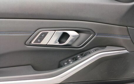 BMW 3 серия, 2019 год, 3 170 000 рублей, 17 фотография