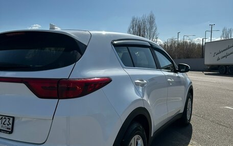 KIA Sportage IV рестайлинг, 2017 год, 2 100 000 рублей, 6 фотография