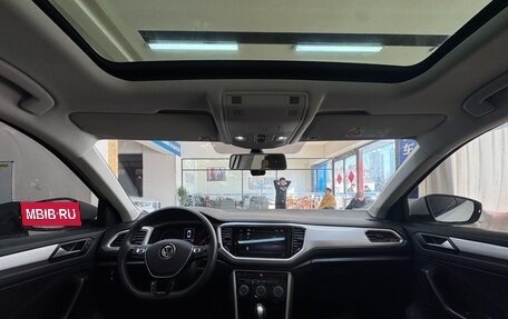 Volkswagen T-Roc I, 2021 год, 1 950 000 рублей, 9 фотография