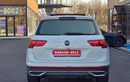 Volkswagen Tiguan II, 2023 год, 3 280 000 рублей, 4 фотография