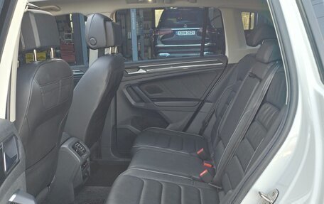 Volkswagen Tiguan II, 2023 год, 3 280 000 рублей, 18 фотография