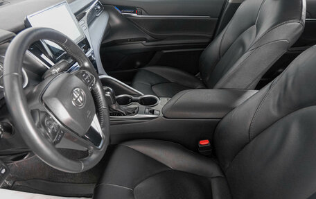 Toyota Camry, 2021 год, 2 999 000 рублей, 9 фотография