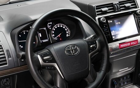 Toyota Land Cruiser Prado 150 рестайлинг 2, 2018 год, 5 390 000 рублей, 11 фотография