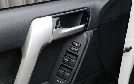 Toyota Land Cruiser Prado 150 рестайлинг 2, 2018 год, 5 390 000 рублей, 19 фотография