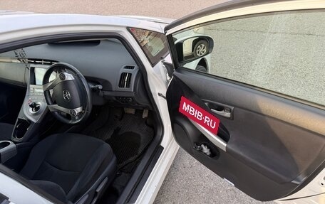 Toyota Prius, 2015 год, 1 200 000 рублей, 12 фотография