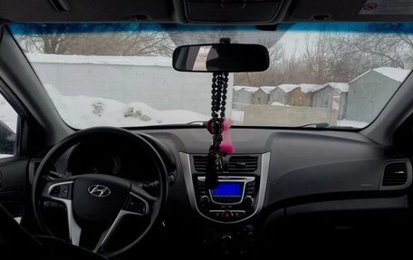 Hyundai Solaris II рестайлинг, 2011 год, 510 000 рублей, 3 фотография