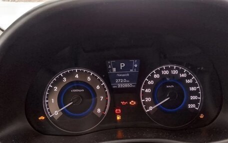 Hyundai Solaris II рестайлинг, 2011 год, 510 000 рублей, 5 фотография