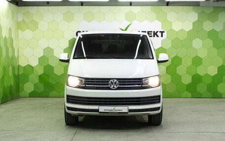 Volkswagen Caravelle T6 рестайлинг, 2015 год, 2 200 000 рублей, 3 фотография