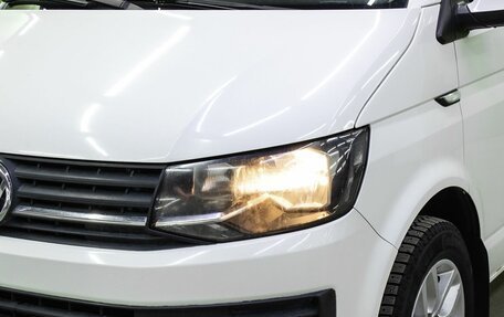 Volkswagen Caravelle T6 рестайлинг, 2015 год, 2 200 000 рублей, 10 фотография