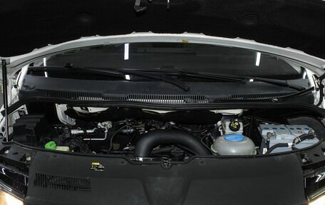 Volkswagen Caravelle T6 рестайлинг, 2015 год, 2 200 000 рублей, 18 фотография