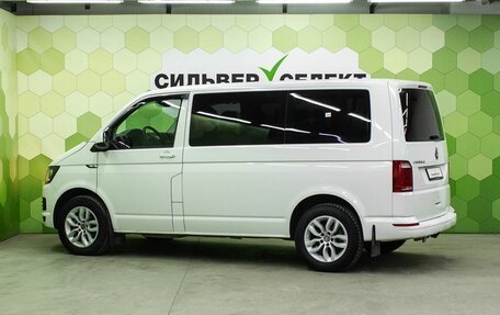 Volkswagen Caravelle T6 рестайлинг, 2015 год, 2 200 000 рублей, 6 фотография