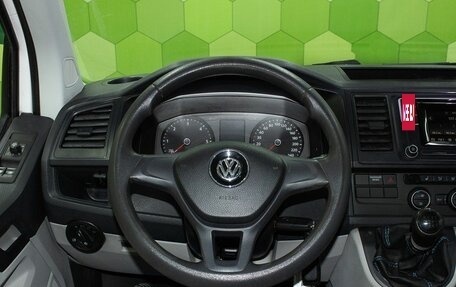 Volkswagen Caravelle T6 рестайлинг, 2015 год, 2 200 000 рублей, 14 фотография