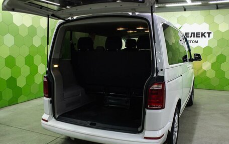 Volkswagen Caravelle T6 рестайлинг, 2015 год, 2 200 000 рублей, 19 фотография