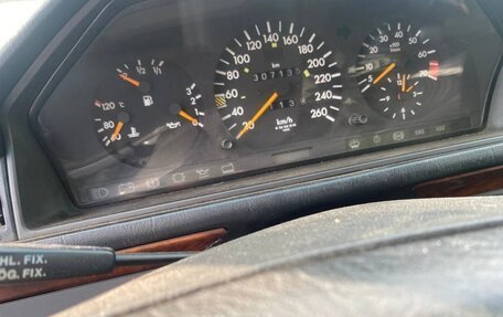 Mercedes-Benz E-Класс, 1993 год, 280 000 рублей, 1 фотография