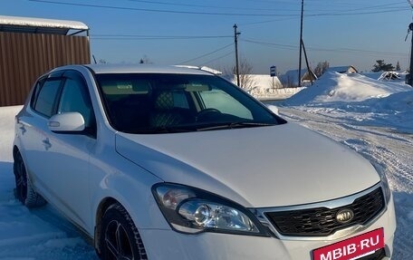 KIA cee'd I рестайлинг, 2010 год, 675 000 рублей, 1 фотография