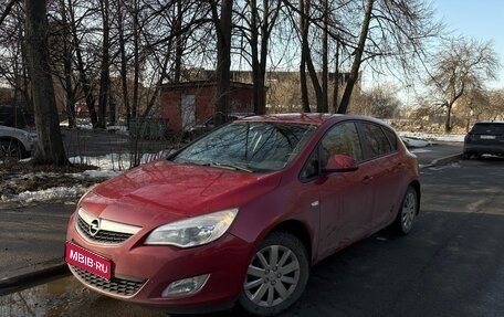 Opel Astra J, 2011 год, 650 000 рублей, 1 фотография