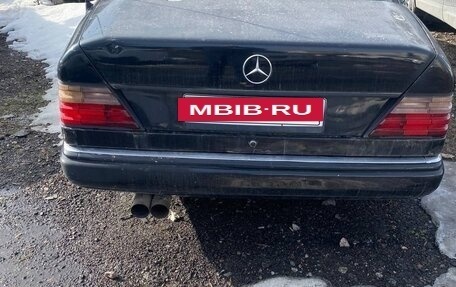 Mercedes-Benz E-Класс, 1993 год, 280 000 рублей, 6 фотография