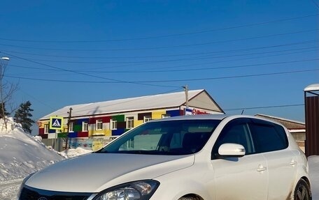 KIA cee'd I рестайлинг, 2010 год, 675 000 рублей, 3 фотография