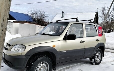 Chevrolet Niva I рестайлинг, 2010 год, 450 000 рублей, 3 фотография