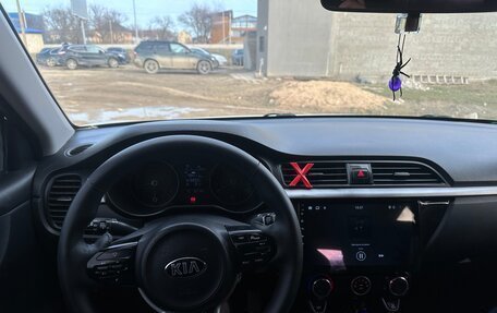 KIA Rio IV, 2018 год, 900 000 рублей, 5 фотография