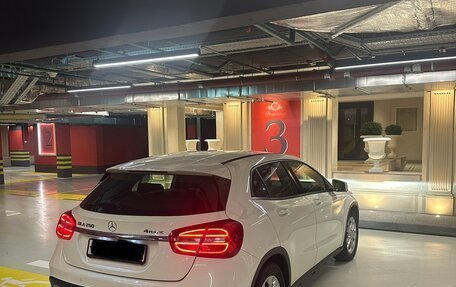 Mercedes-Benz GLA, 2017 год, 2 500 000 рублей, 4 фотография