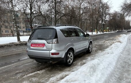 Mitsubishi Outlander III рестайлинг 3, 2011 год, 940 000 рублей, 4 фотография