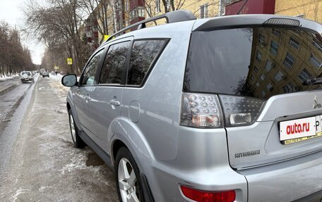 Mitsubishi Outlander III рестайлинг 3, 2011 год, 940 000 рублей, 10 фотография