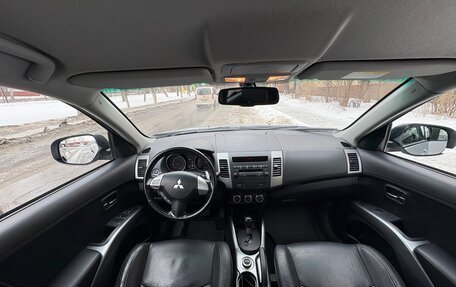 Mitsubishi Outlander III рестайлинг 3, 2011 год, 940 000 рублей, 16 фотография
