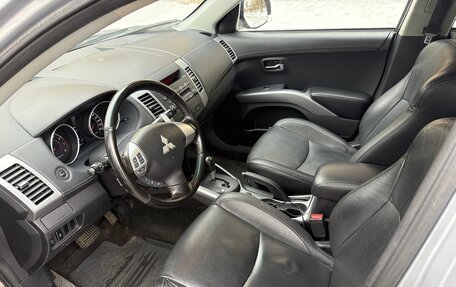 Mitsubishi Outlander III рестайлинг 3, 2011 год, 940 000 рублей, 18 фотография