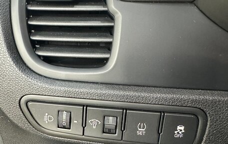KIA Rio IV, 2018 год, 1 630 000 рублей, 9 фотография