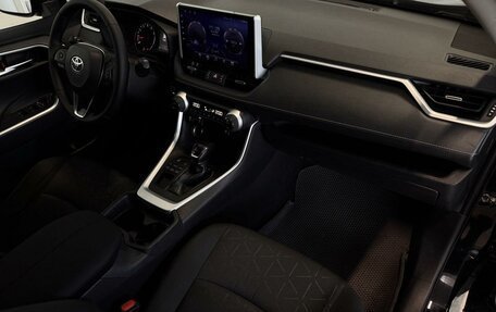 Toyota RAV4, 2020 год, 3 250 000 рублей, 23 фотография