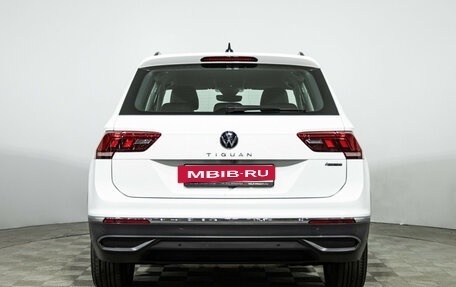 Volkswagen Tiguan II, 2021 год, 3 599 700 рублей, 6 фотография