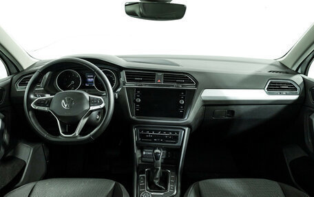 Volkswagen Tiguan II, 2021 год, 3 599 700 рублей, 13 фотография