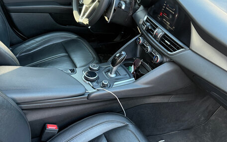 Alfa Romeo Giulia II, 2017 год, 2 400 000 рублей, 11 фотография