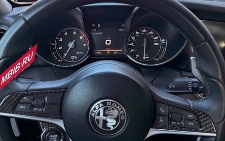 Alfa Romeo Giulia II, 2017 год, 2 400 000 рублей, 14 фотография