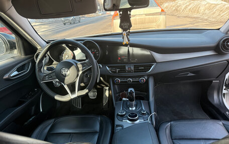 Alfa Romeo Giulia II, 2017 год, 2 400 000 рублей, 12 фотография