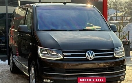 Volkswagen Multivan T6 рестайлинг, 2019 год, 5 200 000 рублей, 3 фотография