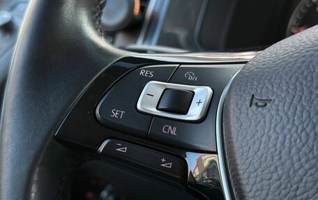 Volkswagen Multivan T6 рестайлинг, 2019 год, 5 200 000 рублей, 27 фотография